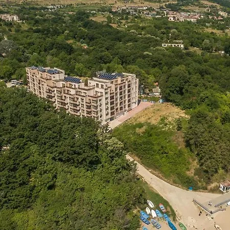 Moreto Seaside Апарт-отель 3*