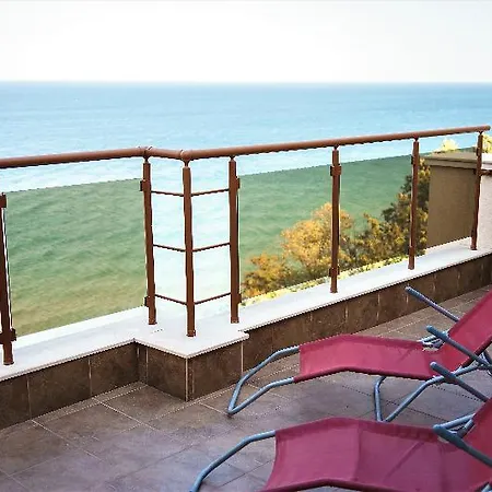 Moreto Seaside Апарт-отель 3*