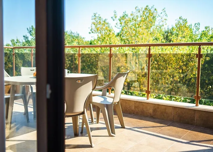 Moreto Seaside 아파트호텔 오브조르